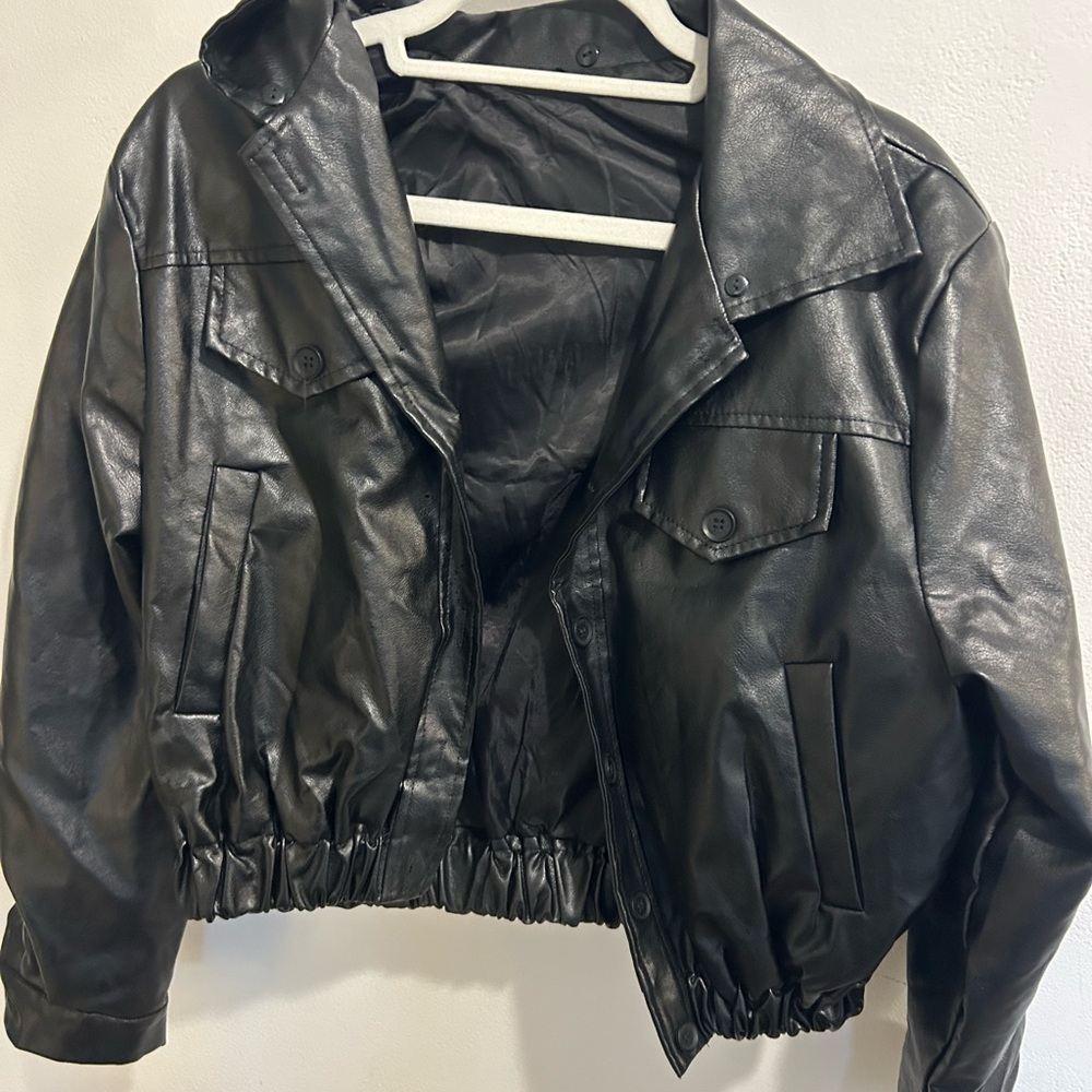 Women's Black Cropped Leather Jacket